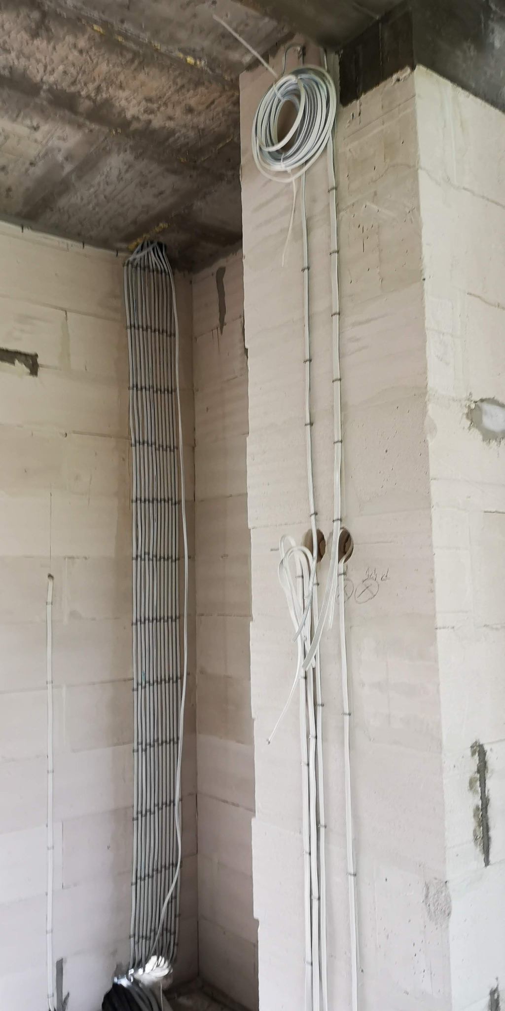 Jedna z wielu instalacji elektrycznych w domu jednorodzinnym