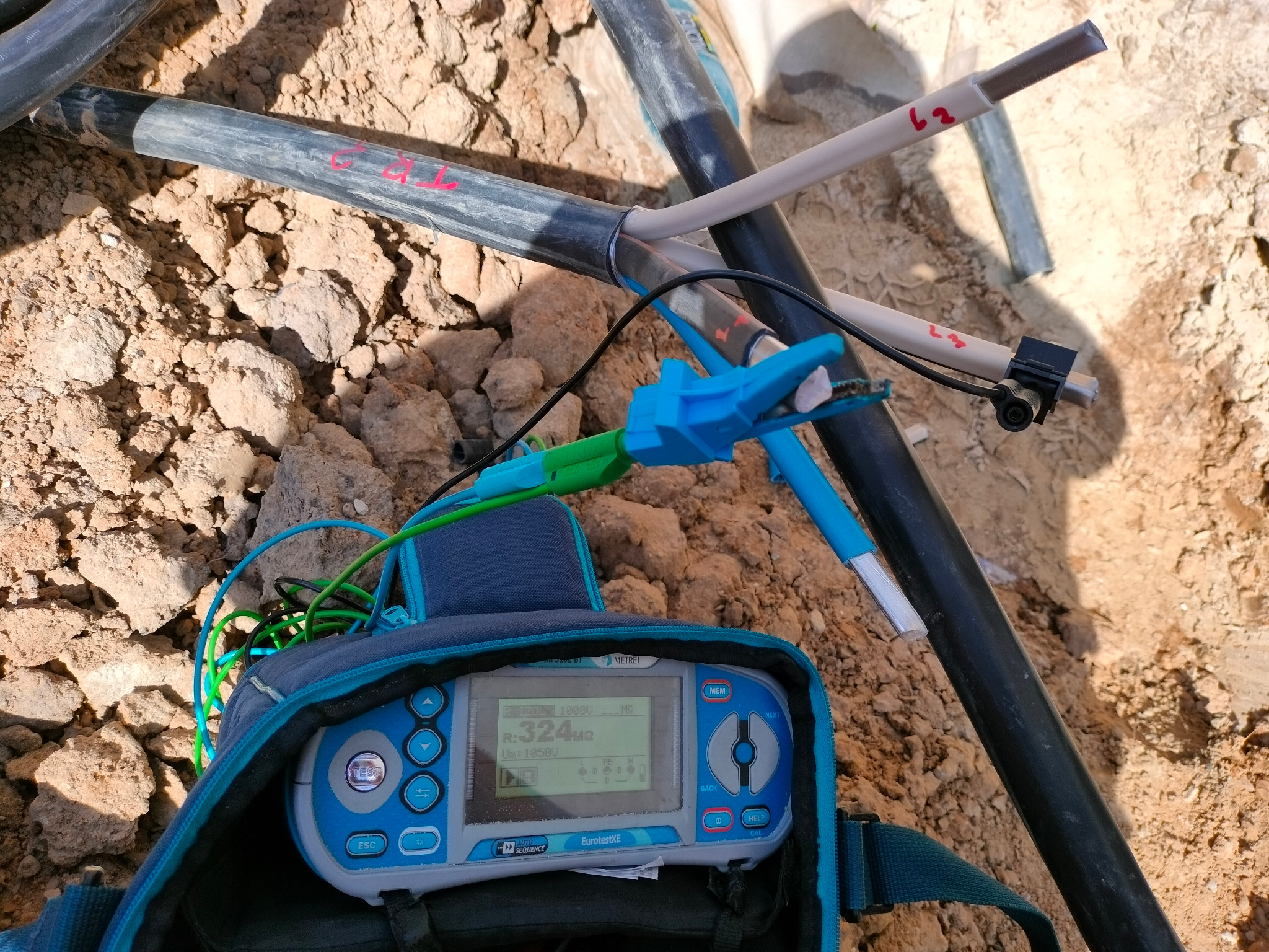 Wykonywanie pomiarów izolacji kabla