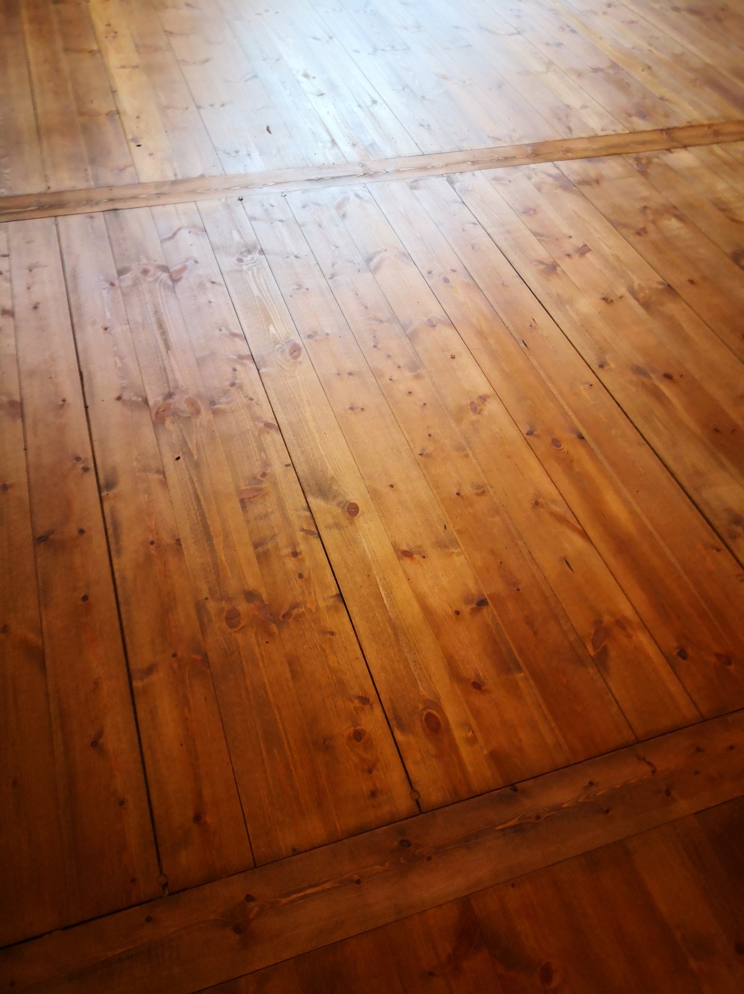 Podłoga wycyklinowana i zaolejowana