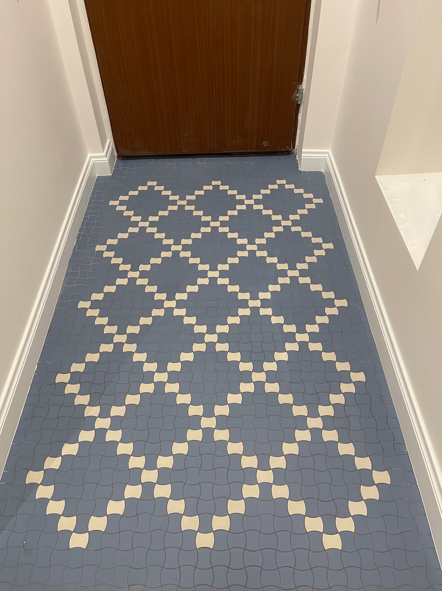 Podłoga wykonana z mozaiki modernizm Paradyża.