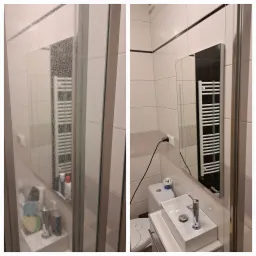 Porównanie kabiny prysznicowej przed i po czyszczeniu, widoczne osady kamienia na szkle po lewej stronie oraz lśniąca powierzchnia po prawej stronie, z umywalką i toaletą w tle.