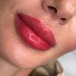 Makijaż permanentny ust 