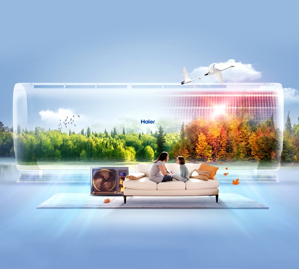 Grafika reklamowa prezentująca klimatyzator Haier z efektem wizualizacji zmieniających się pór roku w tle, z matką i córką siedzącymi na kanapie przed urządzeniem.