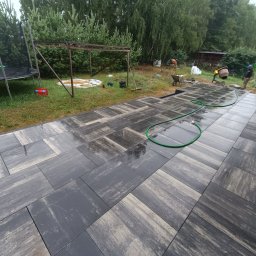 Układanie kostki brukowej Lubicz 1