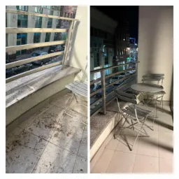 Porównanie balkonu przed i po czyszczeniu: po lewej zabrudzona podłoga i balustrada w świetle dziennym, po prawej czysta podłoga i meble ogrodowe w wieczornym oświetleniu miejskim.