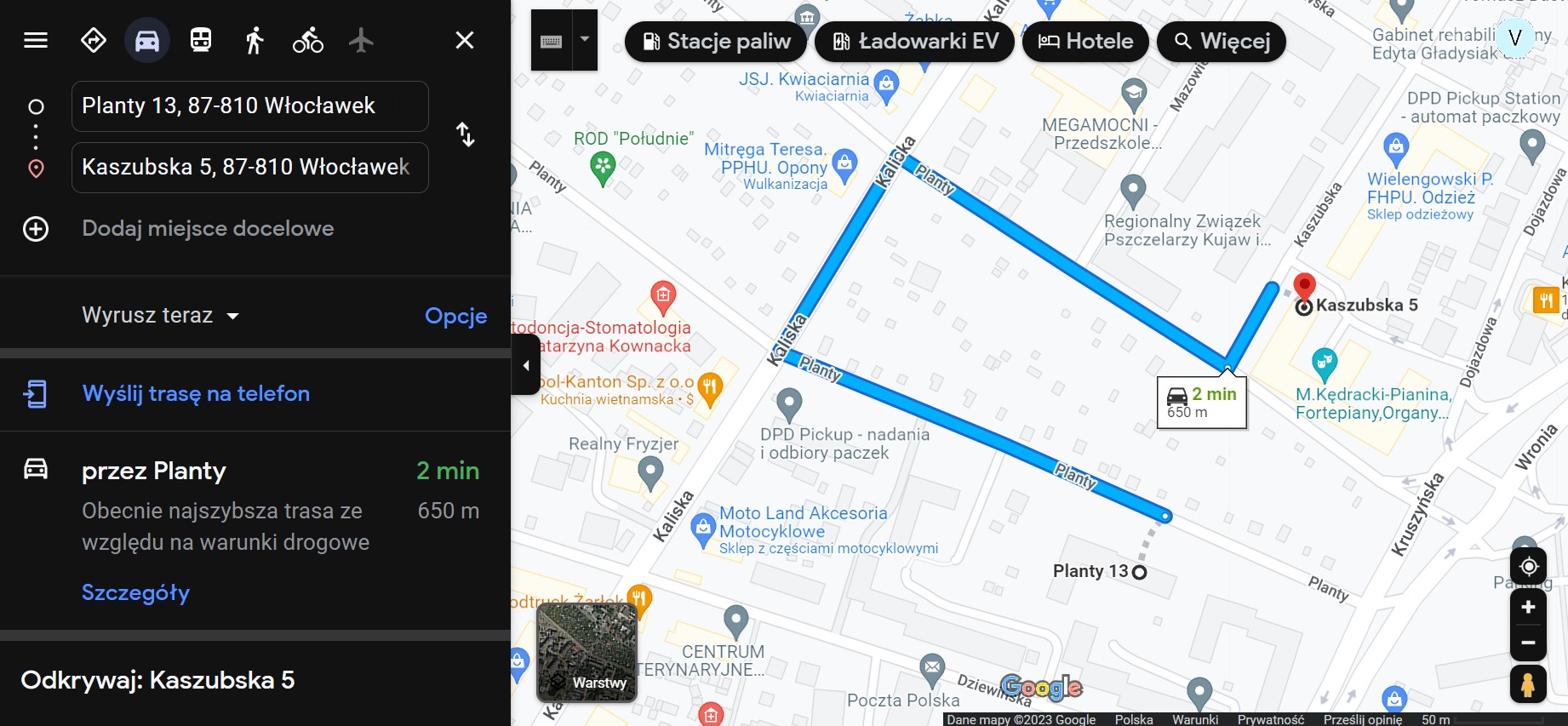 Mapa trasy w aplikacji Google Maps, wskazująca najszybszą drogę z Planty 13 do Kaszubska 5 we Włocławku, z czasem przejazdu 2 minuty i odległością 650 metrów.