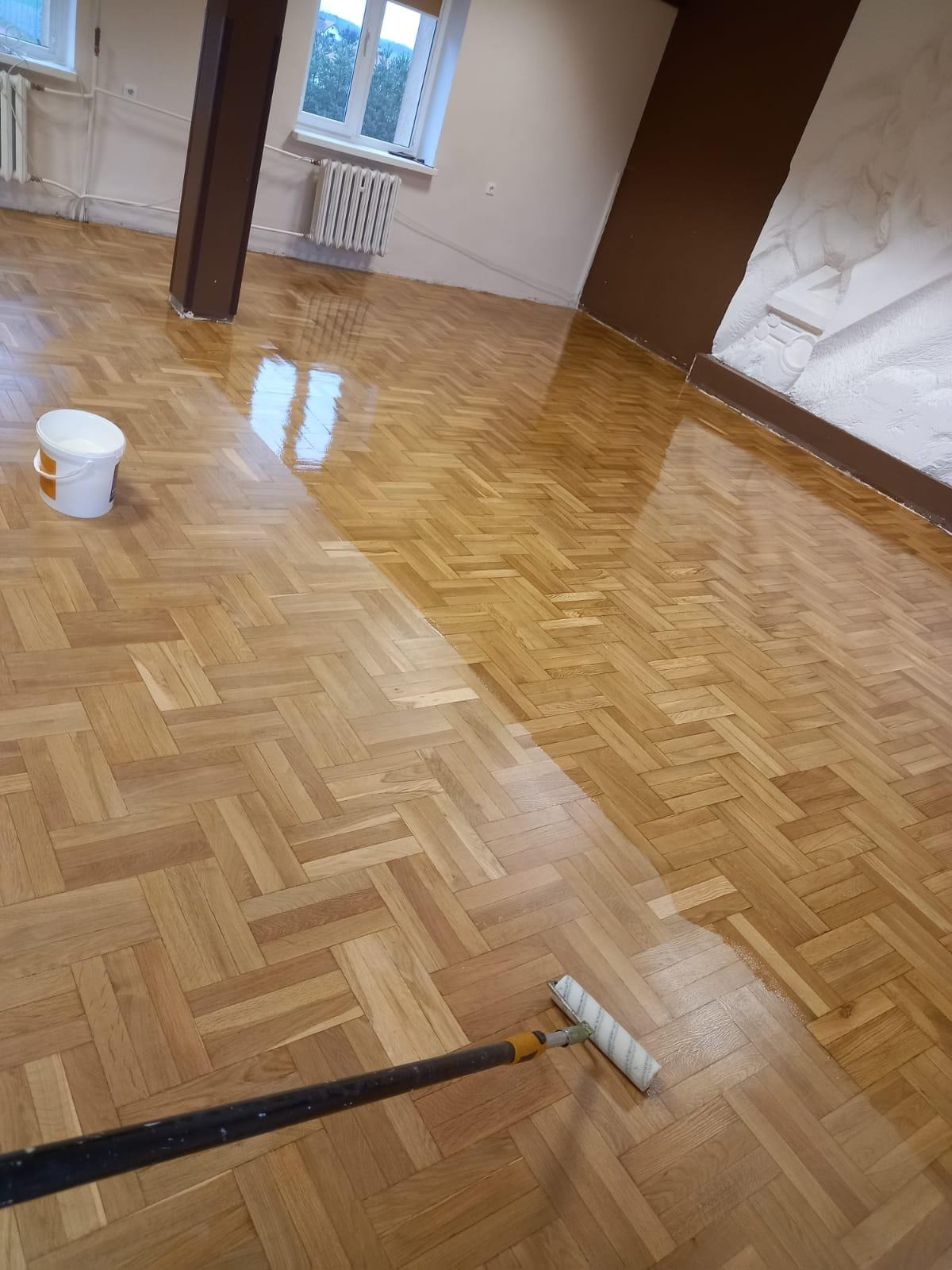 Cyklinowanie i lakierowanie podłogi