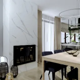 Nowoczesny salon z marmurową ścianą i wbudowanym kominkiem, widok na jadalnię z drewnianym stołem i ciemnymi krzesłami, dekoracyjne lampiony przy kominku.