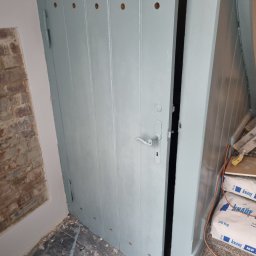 Renowacja starych drzwi