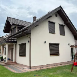 Rolety zewnętrzne elewacyjne z montażem