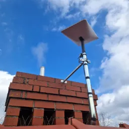 Montaż anteny internetowej Starlink do od SpaceX