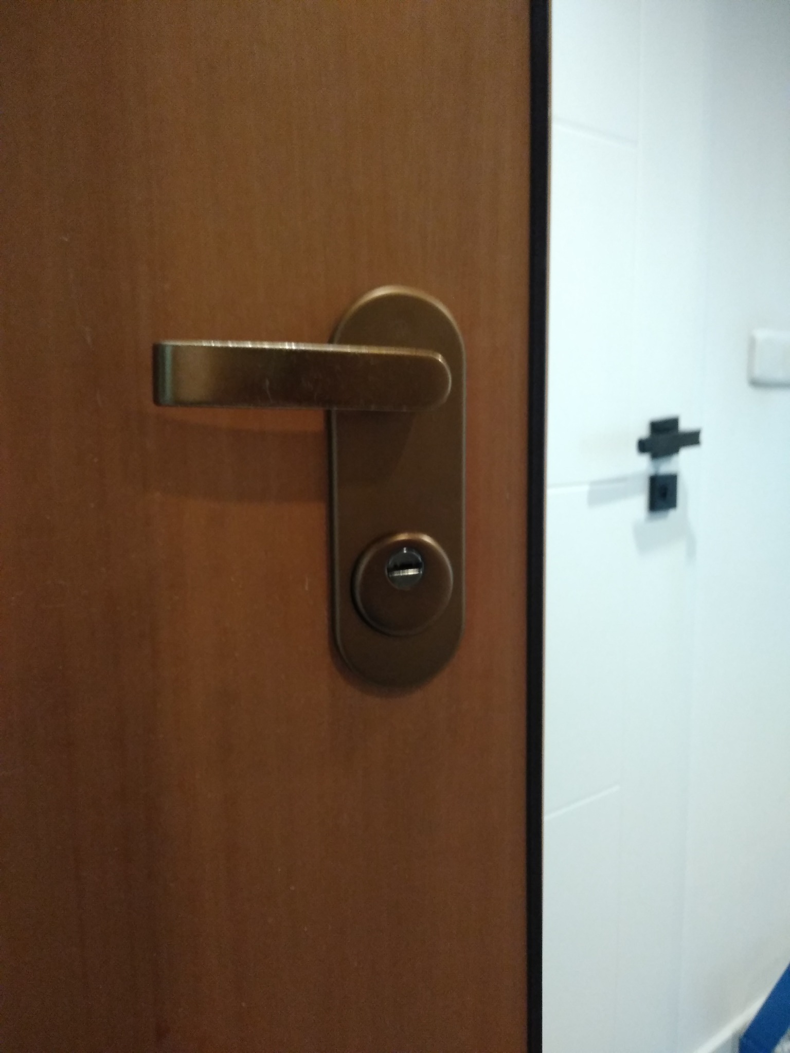 Przeróbka drzwi dierre na zamek wkladkowy z małym płaskim kluczem