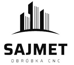 Czarno-białe logo firmy Sajmet z napisem 'Obróbka CNC' poniżej nazwy, nad którym znajduje się grafika przedstawiająca stylizowany zarys wieżowców.