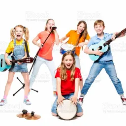 Granie na instrumentach perkusyjnych do granej na żywo muzyki