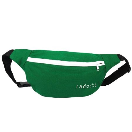 Zielona saszetka biodrowa z białym zamkiem i napisem 'radecka' w dolnej części, widoczna na białym tle.