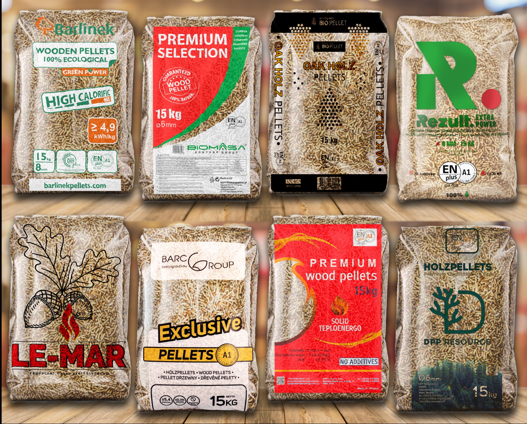 Zestawienie ośmiu worków z pelletem drzewnym różnych producentów, prezentujących różne marki i składy, z widocznymi certyfikatami jakości i informacjami o wadze 15 kg.
