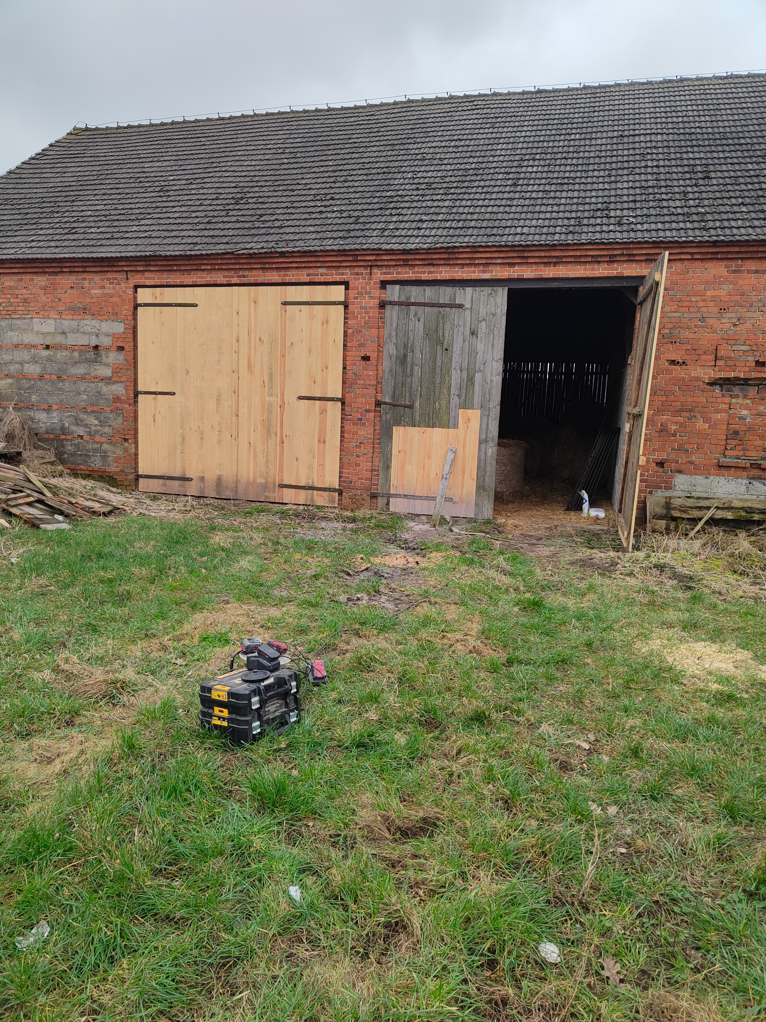 Naprawa dzwi drewnianych