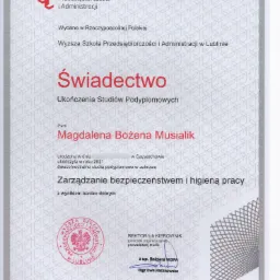 Skan świadectwa ukończenia studiów podyplomowych z zakresu zarządzania bezpieczeństwem i higieną pracy, wydanego przez Wyższą Szkołę Przedsiębiorczości i Administracji w Lublinie, z pieczęcią...