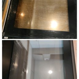 JB Flash - Porównanie: Brudna szyba piekarnika przed czyszczeniem, z widocznymi plamami i zabrudzeniami, kontra czysta, lśniąca szyba po umyciu, odbijająca wnętrze kuchni.