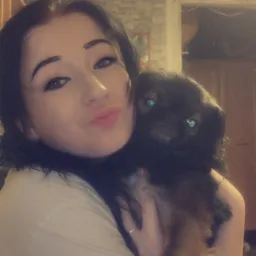 Mam 18 lat bardzoo jestem osoba miła sympatyczna i bardzoo lubię zwierzęta