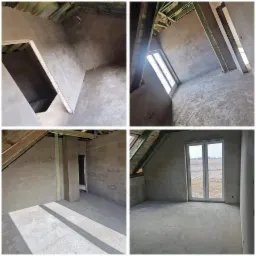 Cztery ujęcia wnętrz poddasza w trakcie prac wykończeniowych, ściany pokryte szarą warstwą, widoczne drewniane elementy konstrukcyjne dachu i ramy okienne, w tle krajobraz za oknem.