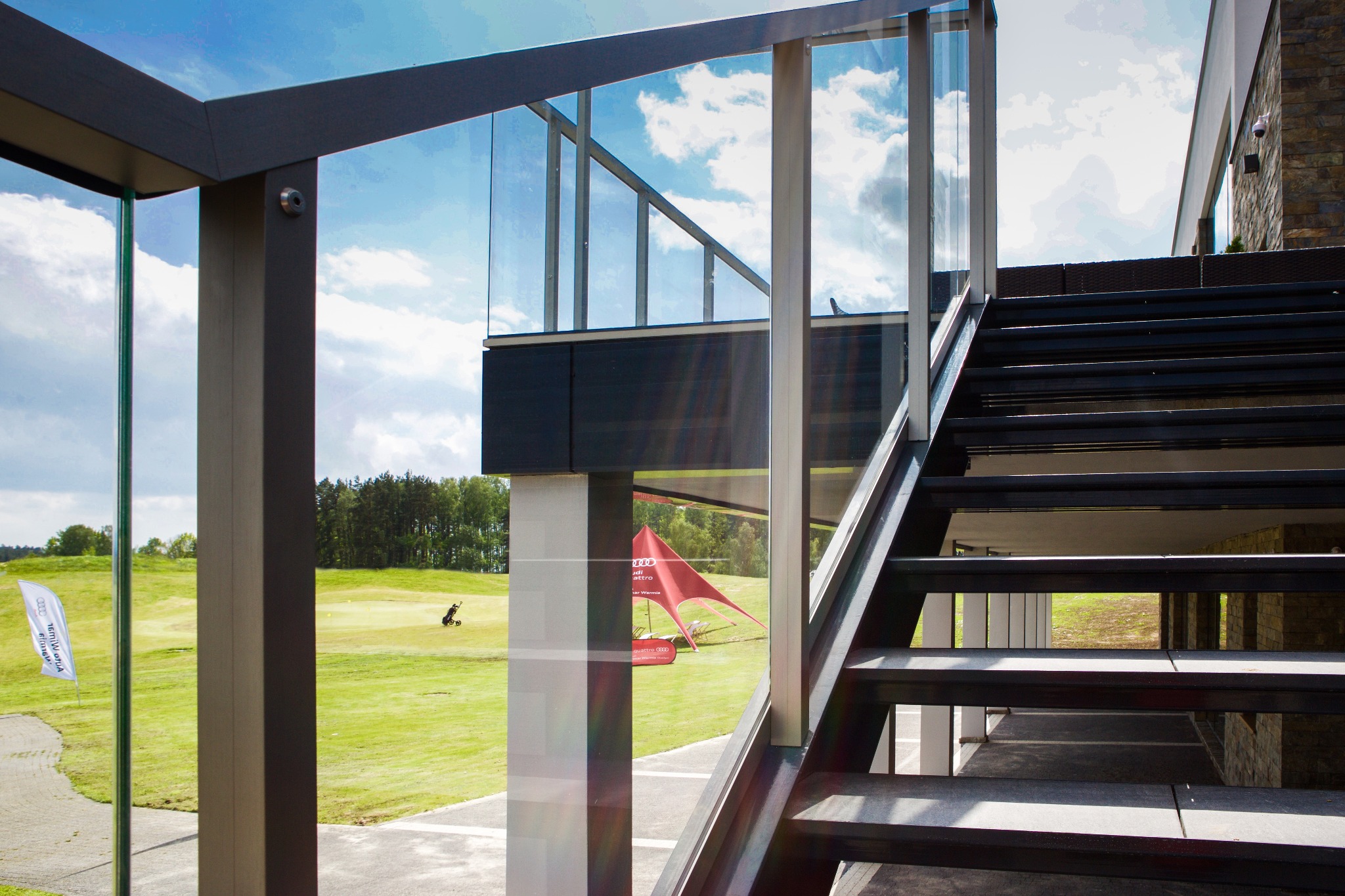 Stylowy Balustrady szklane