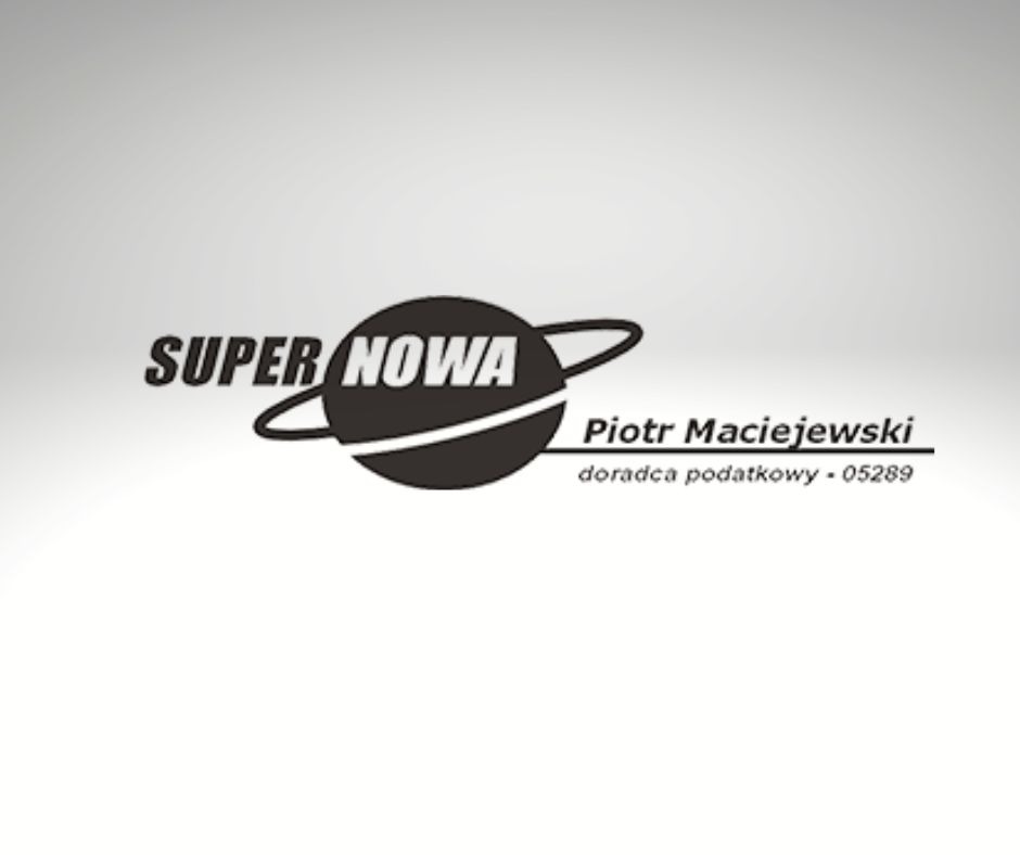 Logo firmy 'Super Nowa' Piotra Maciejewskiego, doradcy podatkowego z kodem pocztowym 05289, na szarym tle.