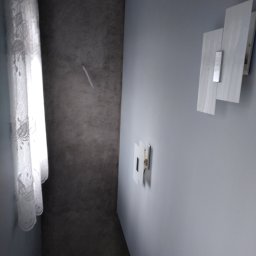 Fine-Home Michał Sirek - Efekt betonu architektonicznego i malowanie natryskowe