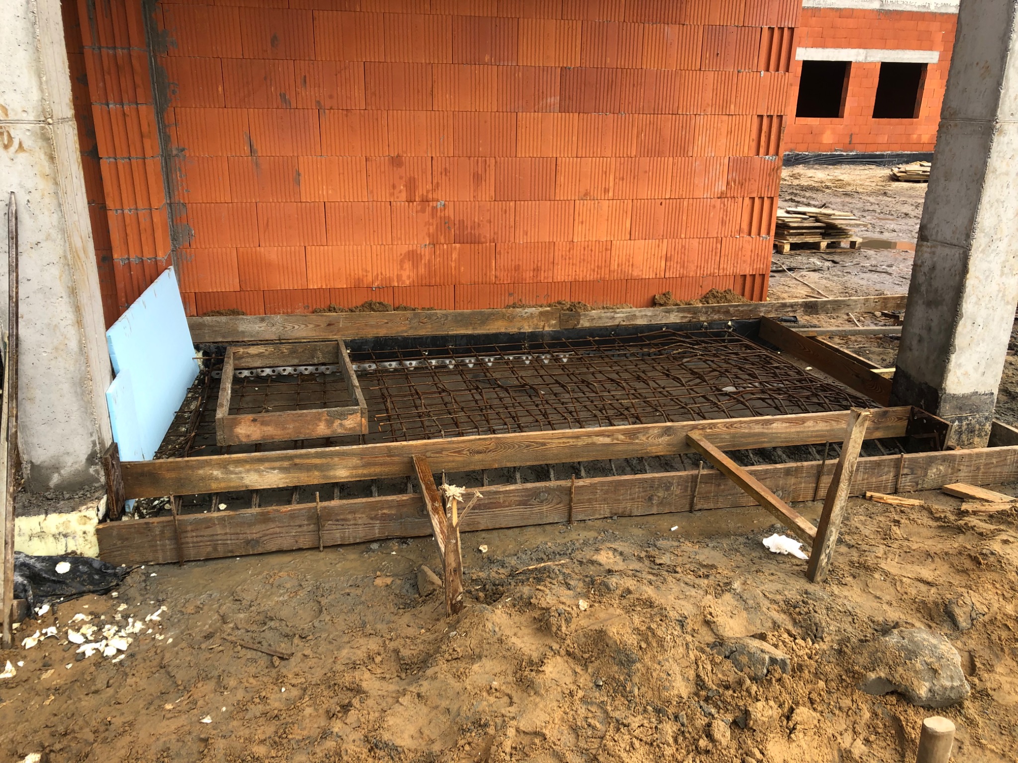 Szalunek pod schody betonowe ze zbrojeniem