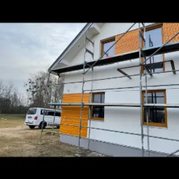 Natrysk struktury elewacyjnej