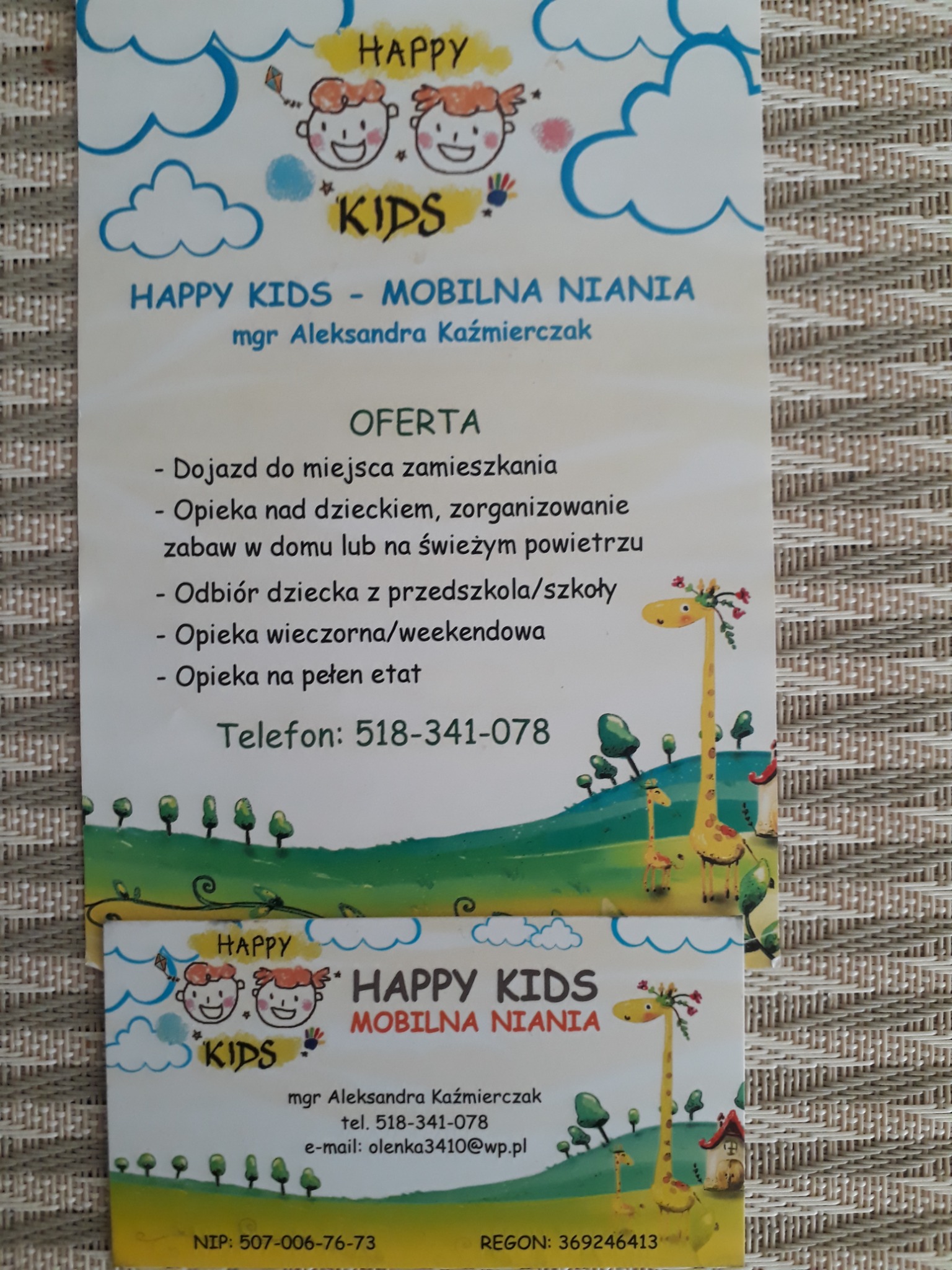 Ulotka i wizytówka mobilnej niani 'Happy Kids' mgr Aleksandry Kaźmierczak, oferującej dojazd do miejsca zamieszkania, opiekę nad dzieckiem, odbiór z przedszkola/szkoły, opiekę wieczorną/weekendową...