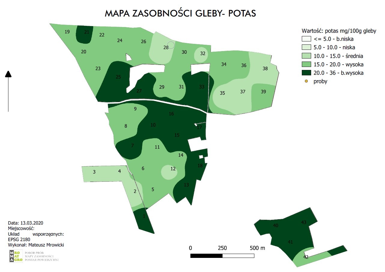 Mapa zasobności gleby w potas z podziałem na obszary o różnej zawartości potasu, oznaczone kolorami i numerami, z legendą i skalą.