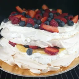 Tort bezowy przekładany