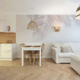 Realizacja projektu mieszkania w stylu boho w Gdyni Oksywiu.