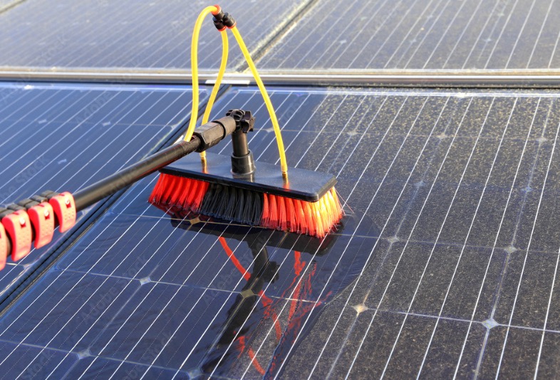Mycie paneli fotowoltaicznych