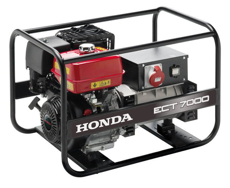 Agregat prądotwórczy Honda ECT 7000 w czarnej ramie ochronnej, widok z przodu na białym tle.