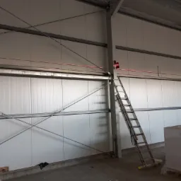 Montaż monitoringu w hali magazynowej