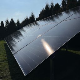 TRAVEL INVEST GROUP SPÓŁKA Z OGRANICZONĄ ODPOWIEDZIALNOŚCIĄ - Instalacja Gruntowa 6.6kw , Panel Bifiacal . Falownik Fox ess.