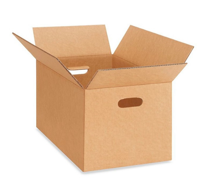 Otwarty kartonowy pojemnik z uchwytami, widok z przodu, na białym tle.