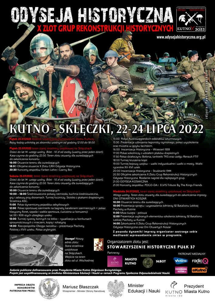 Plakat zapowiadający X Zlot Grup Rekonstrukcji Historycznych Odyseja Historyczna w Kutnie, prezentujący rekonstruktorów w strojach z różnych epok, od średniowiecznych rycerzy po żołnierzy z II...