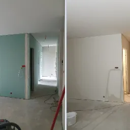 Dzielone ujęcie wnętrza w trakcie remontu: po lewej surowe ściany z płyt karton-gips, po prawej ściany po szpachlowaniu i malowaniu na biało, widoczne kable i narzędzia.