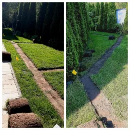 Dwa kadry z układania trawy z rolki wzdłuż ścieżki i żywopłotu z tuj. Widoczne przygotowane podłoże i fragmenty trawy w rolkach. Żółte znaczniki w trawie.