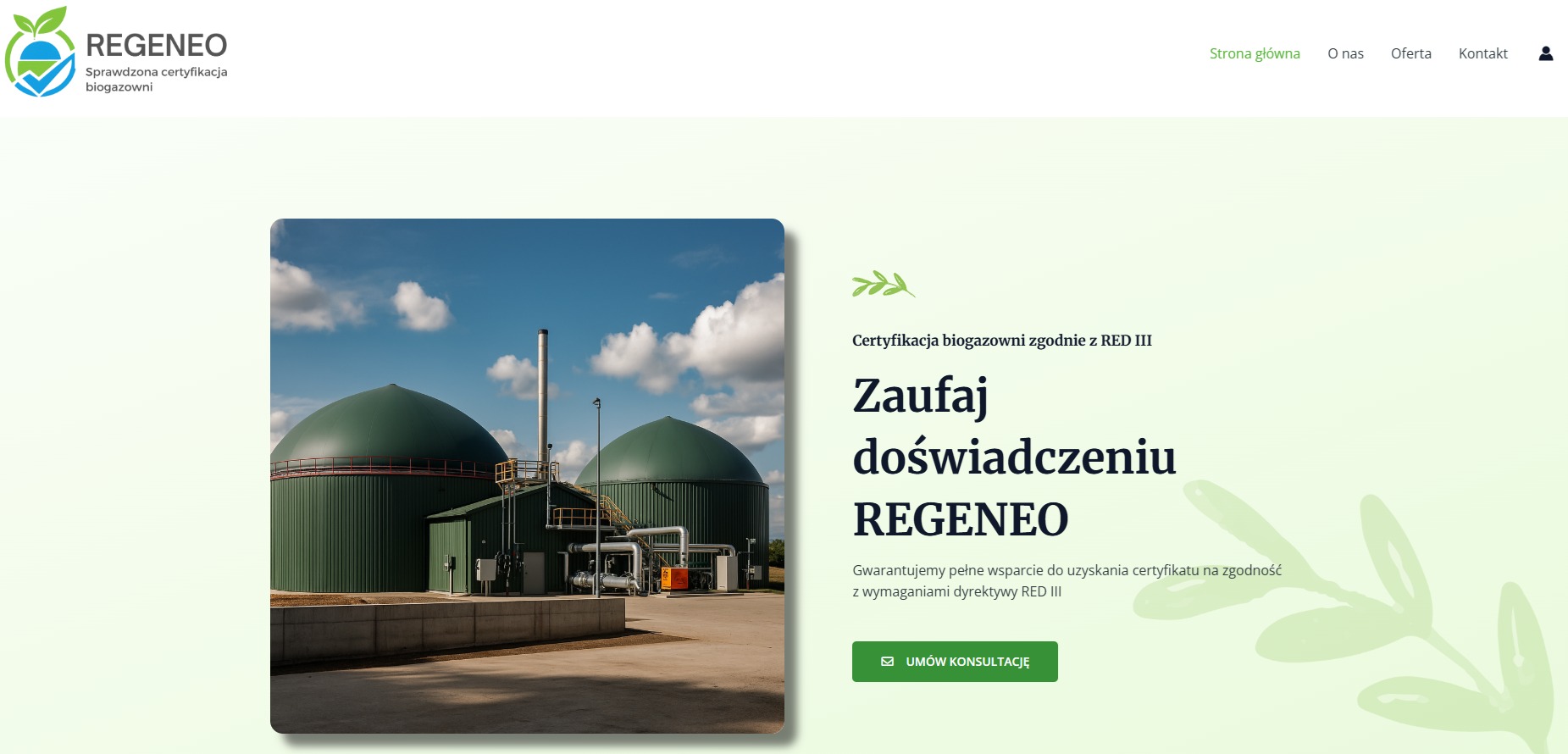 Biogazownia REGENEO na stronie internetowej firmy. Dwa zbiorniki biogazu, budynek techniczny, instalacje. Tekst: Certyfikacja biogazowni zgodnie z RED III.