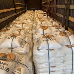 2) Mąka pszenna  
550 bez dodatków chemicznych
Pochodzenie Ukraina
Pakowana w worki 25 kg
Cena brutto,CENA ZA 1 Kg   - 2.2 zl
mamy jeszcze 17 palet (12750 kg)
