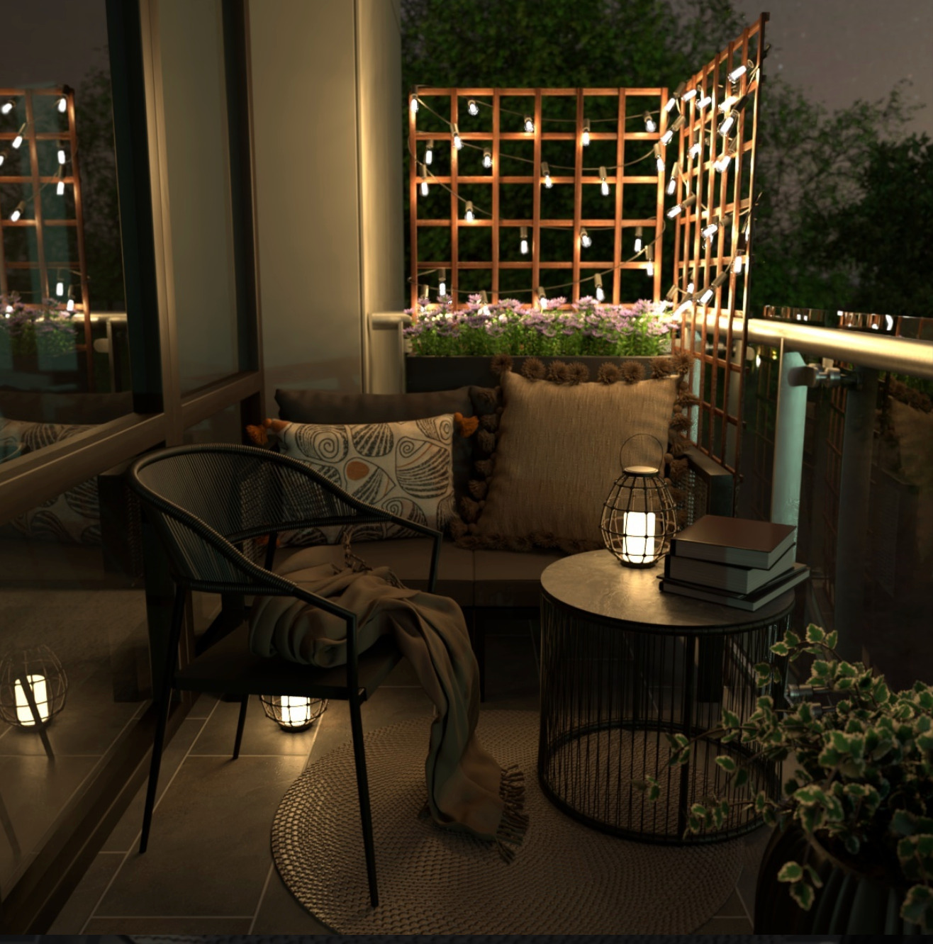 Wieczorny widok na balkon z rattanowym krzesłem, stolikiem z książkami i lampionem, dekoracyjną kratą z kwiatami i girlandą światełek.