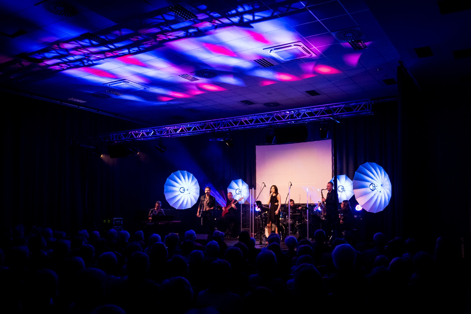 Koncert Wspomnienie Krzysztofa Krawczyka w centrum kultury.