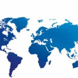 Stylizowana mapa świata w odcieniach niebieskiego, z wyraźnie zaznaczonymi kontynentami i oceanami, na białym tle.