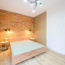 PROFIT Katarzyna Ratajczyk - Montaż lameli naściennych oraz cegły. Montaż oświetlenia , gniazd i włączników .Montaż mebli.