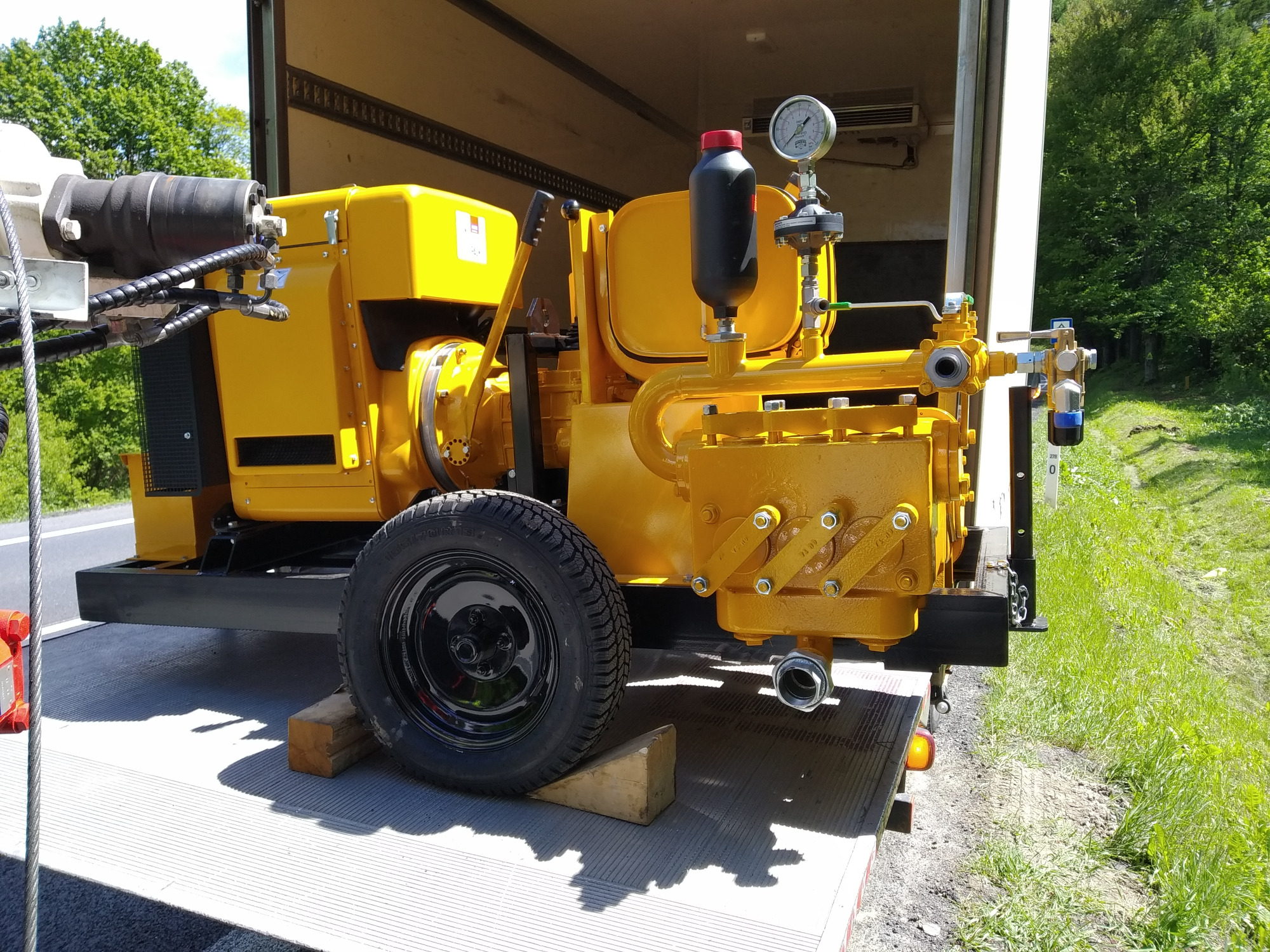 Maszyny Urządzenia itp. też rozładujemy windą