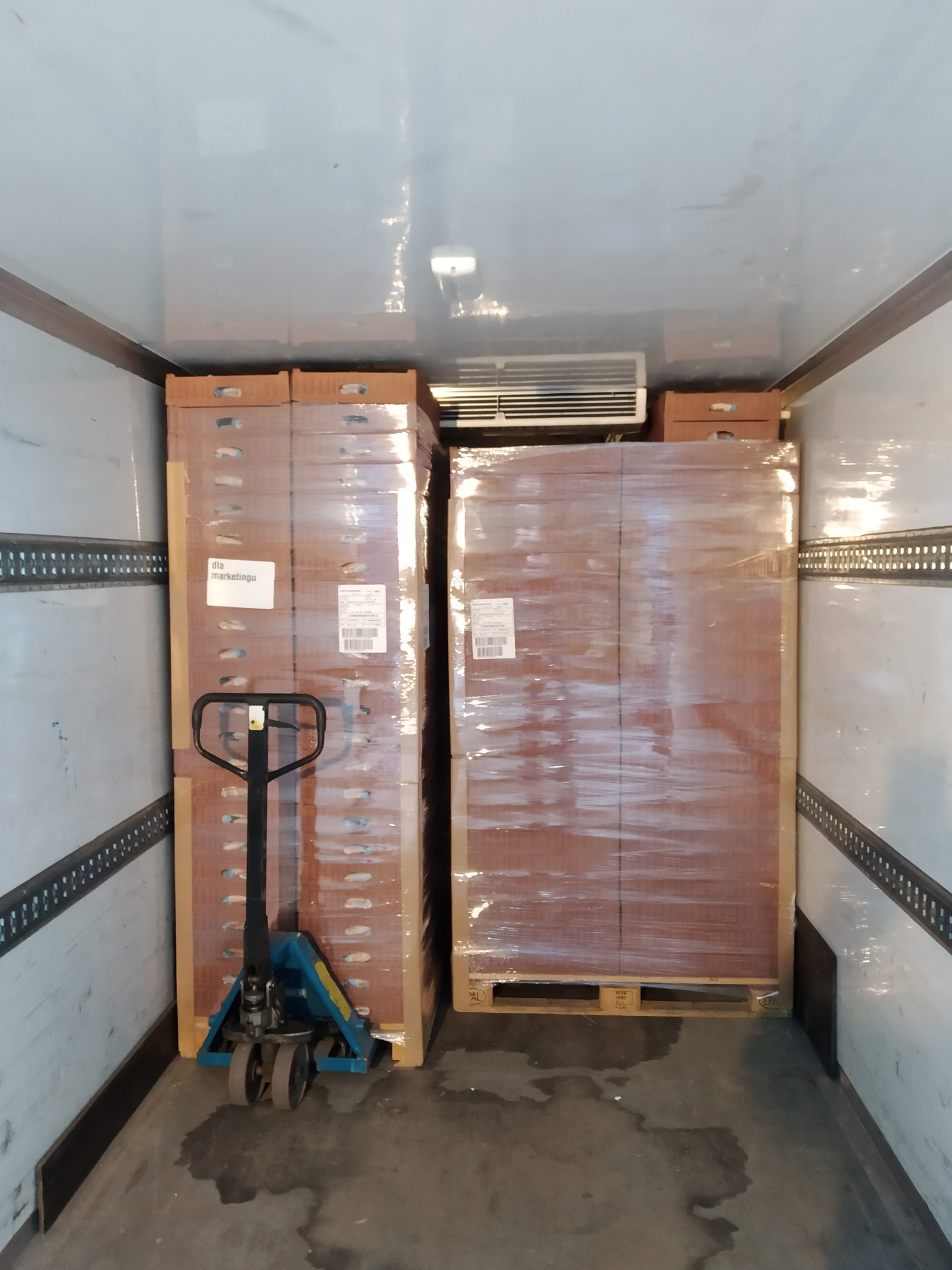 wysokość palety 215cm